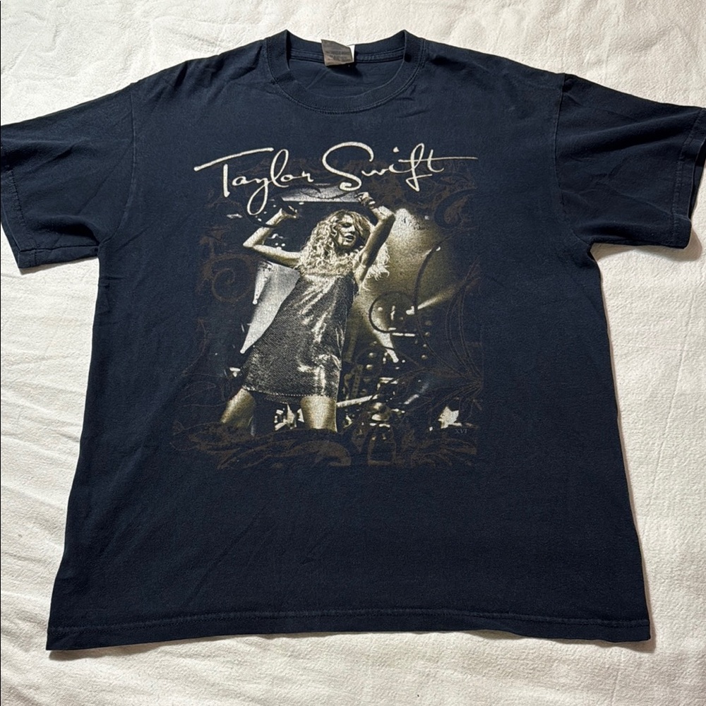 Vintage Taylor Swift Fearless Tour T-shirt